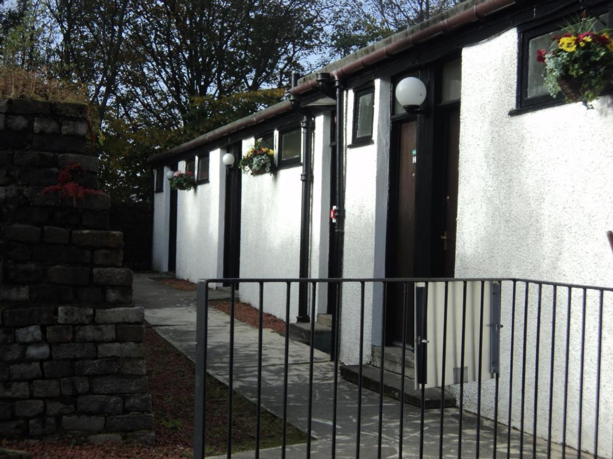 West Park Hotel Chalets Clydebank Exterior photo